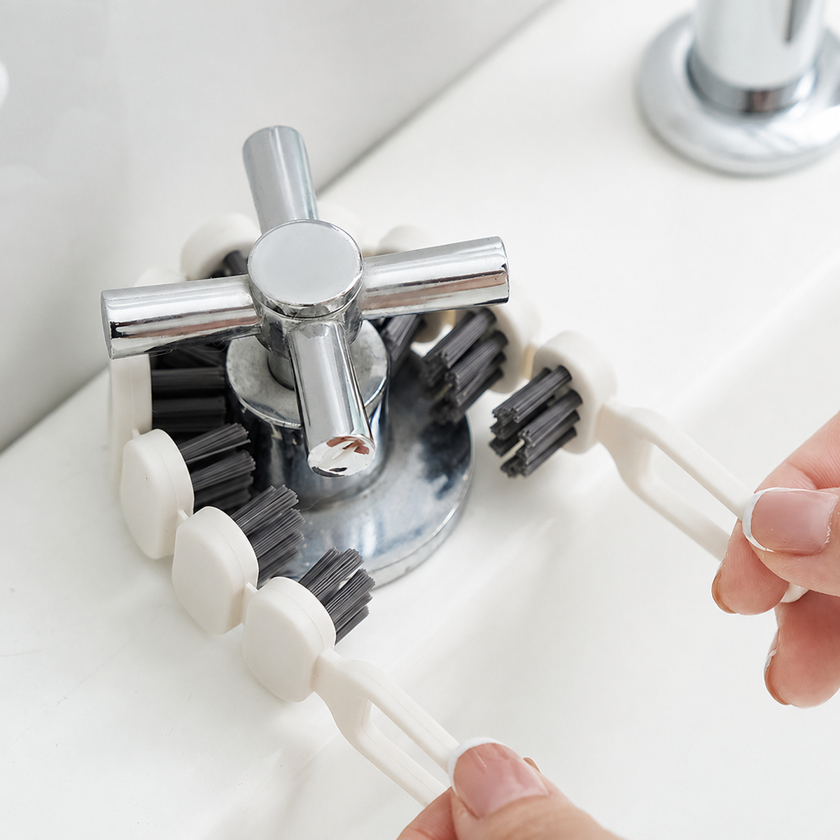 Flexible U-Shaped Faucet & Crevice Cleaning Brush